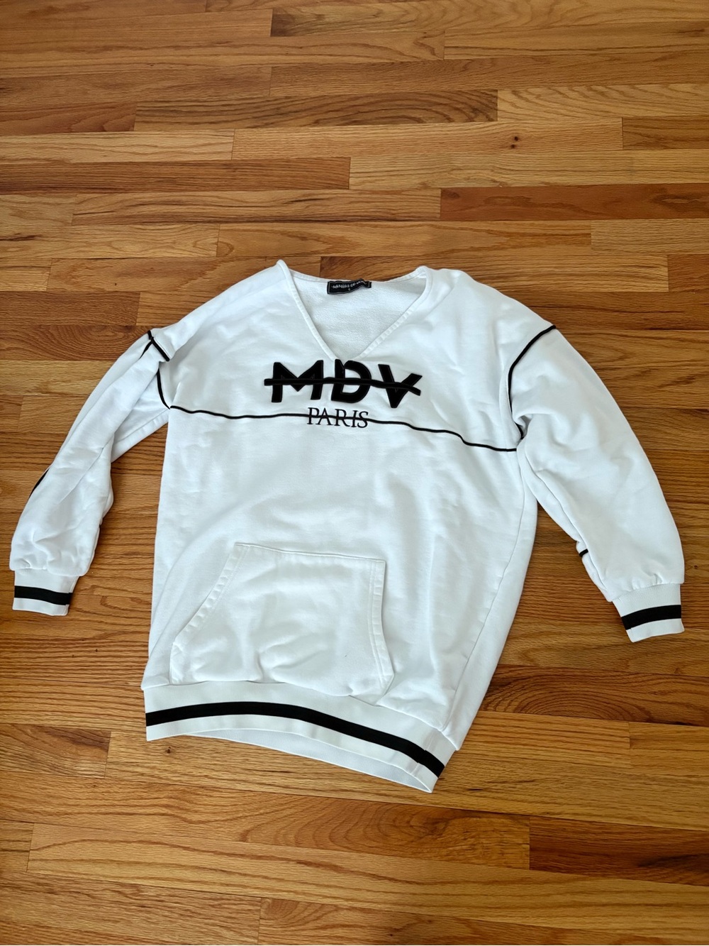 Maniere De Voir White Crewneck Sweater with Black Trim